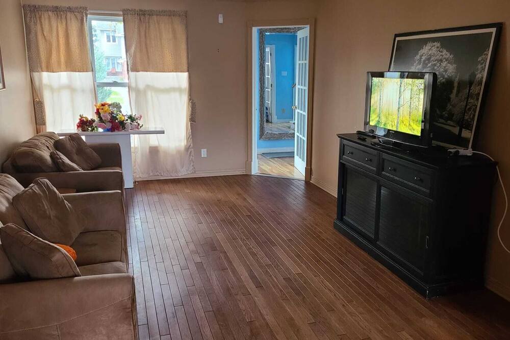 Photo of Livingroom in Ottawa Division