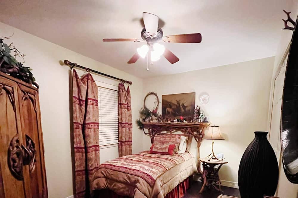 Photo of Bedroom in Moodys