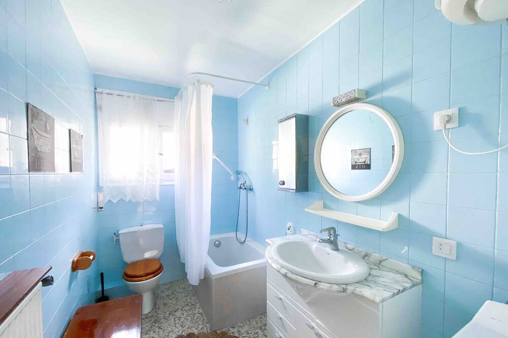 Photo of Bathroom in Encamp