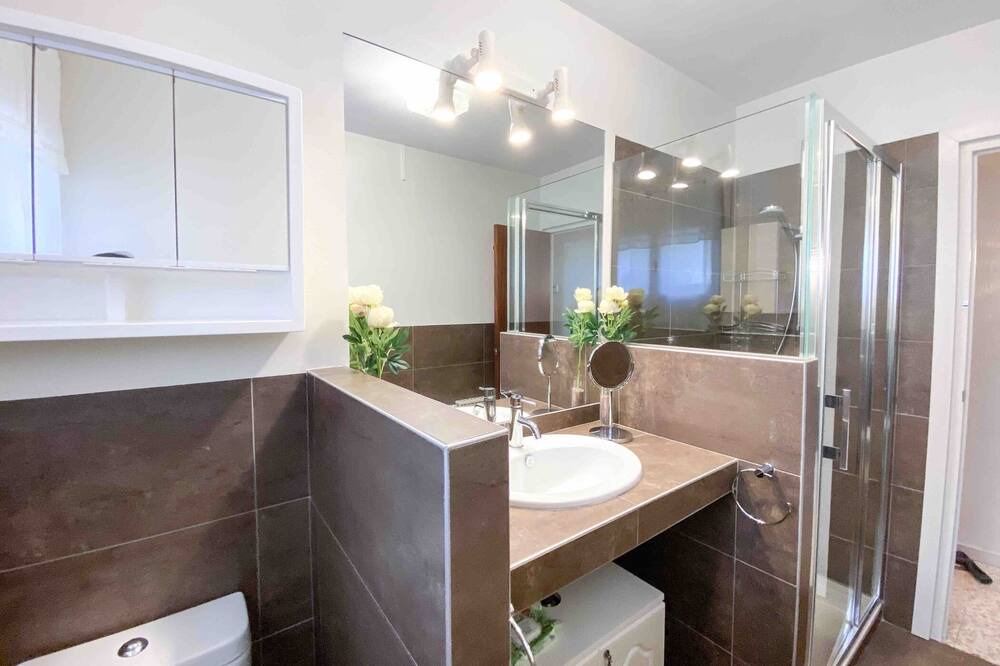 Photo of Bathroom in Encamp