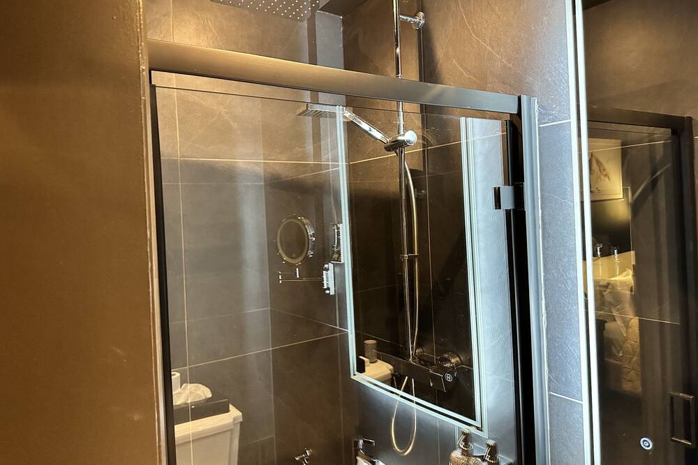 Photo of Bathroom in Haggerston