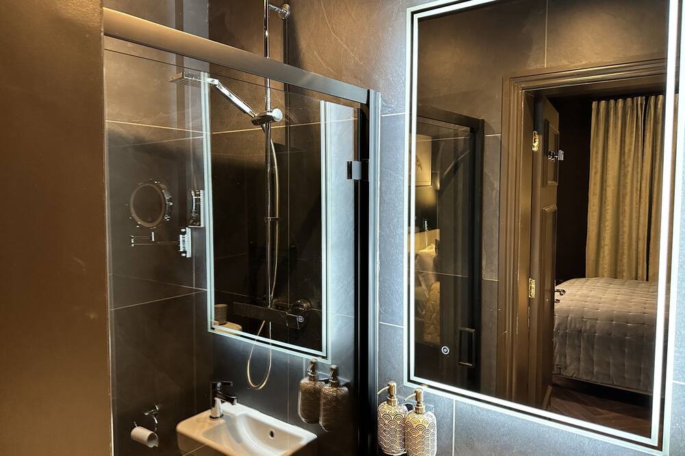 Photo of Bathroom in Haggerston