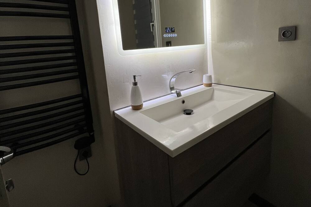 Photo of Bathroom in Castres