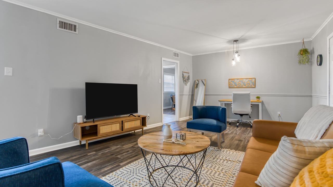 Photo of Livingroom in Jacksonville