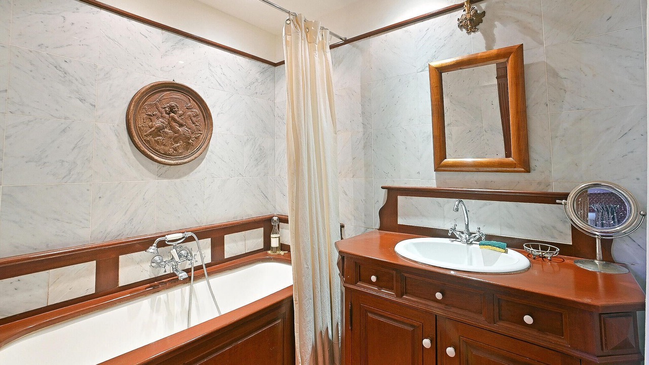 Photo of Bathroom in Junas