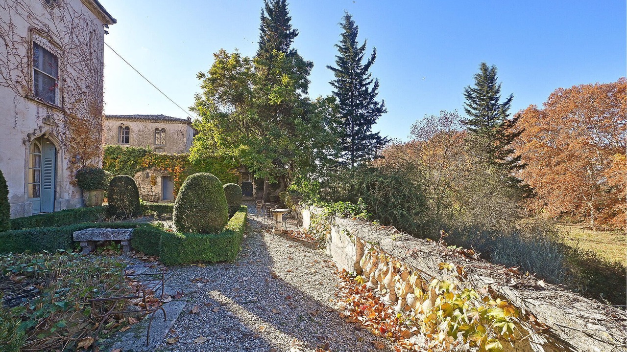 Photo of Outdoor in Junas