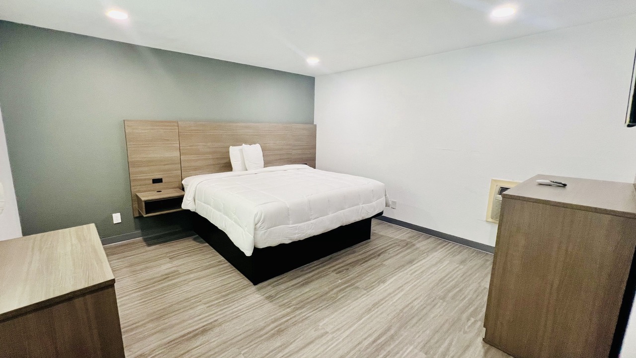 Photo of Bedroom in Mineola