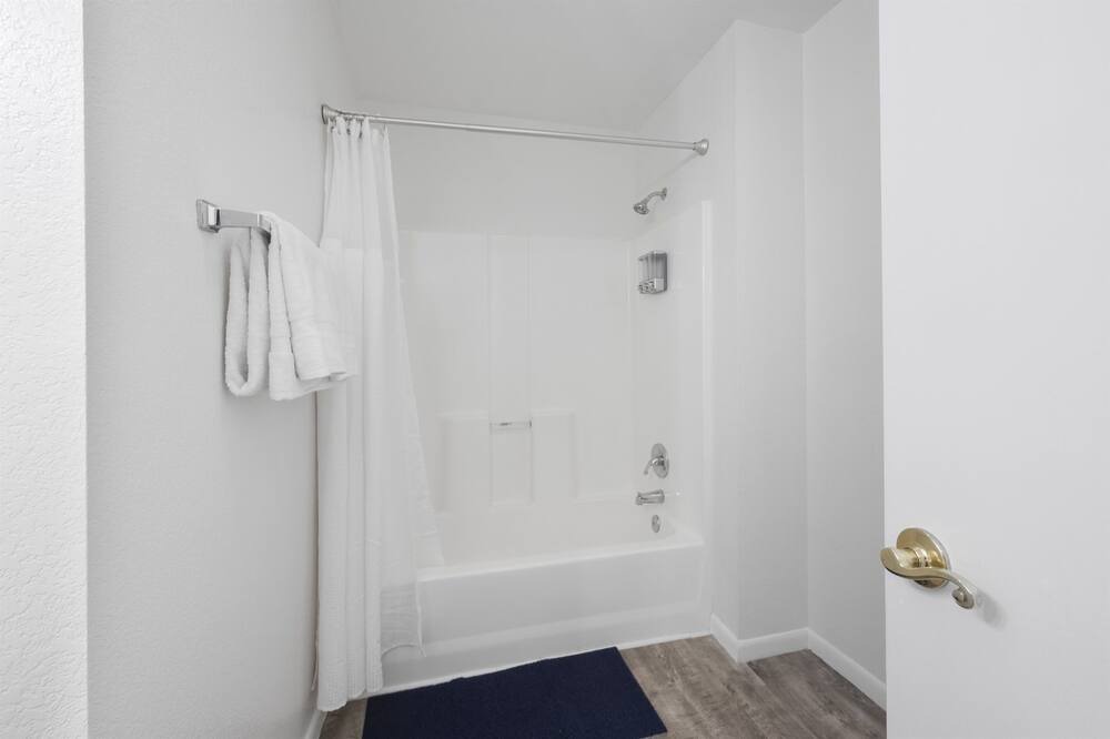 Photo of Bathroom in Chestnut