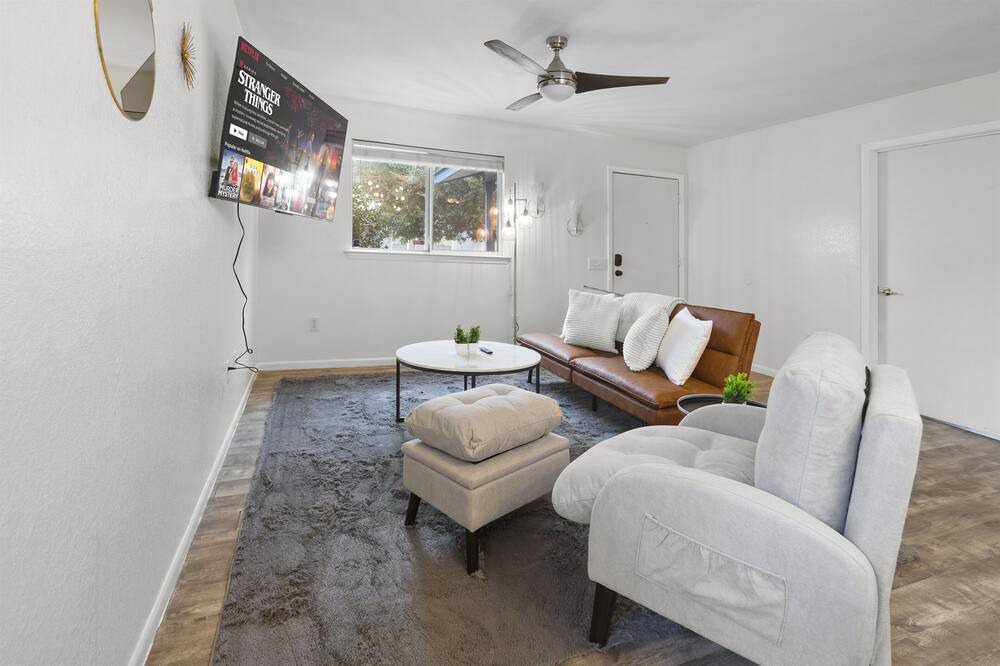 Photo of Livingroom in Chestnut