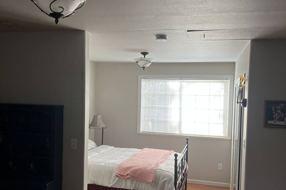 Photo of Bedroom in Cedar Ridge