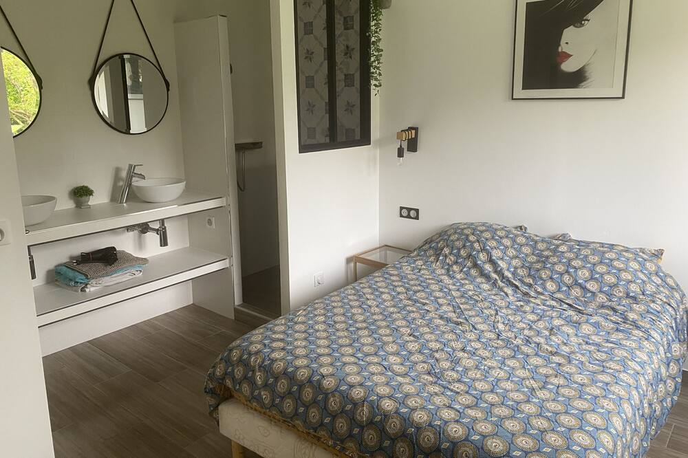 Photo of Bedroom in Saint-Lucien