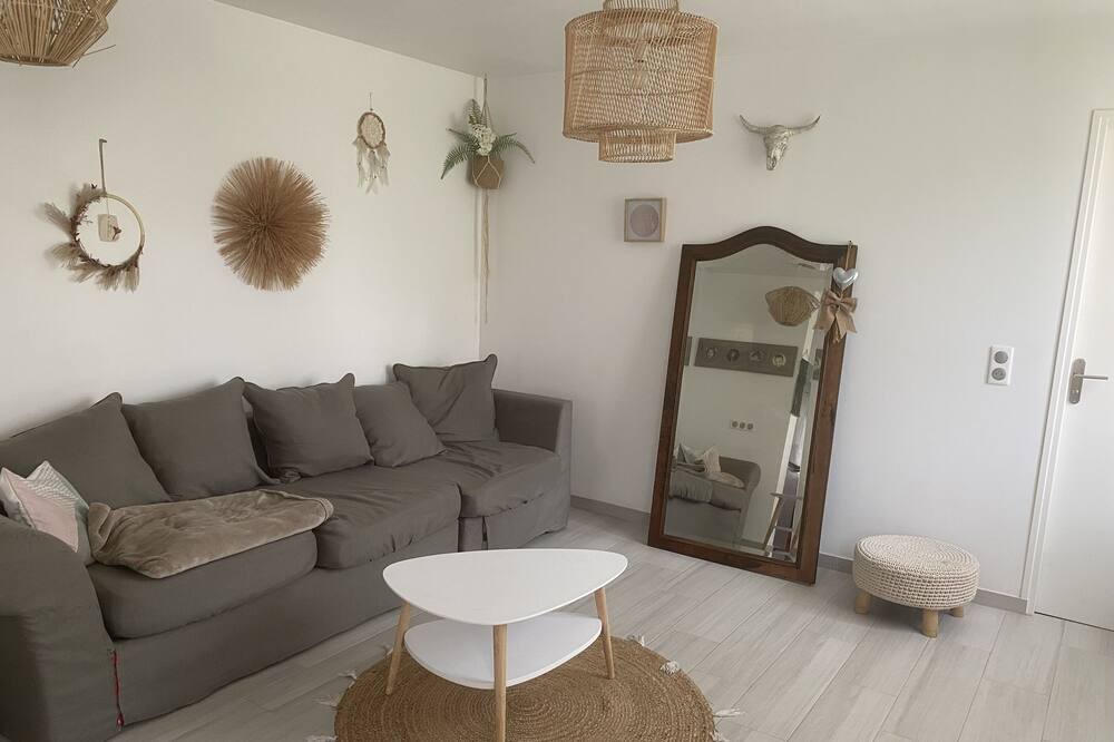 Photo of Livingroom in Saint-Lucien