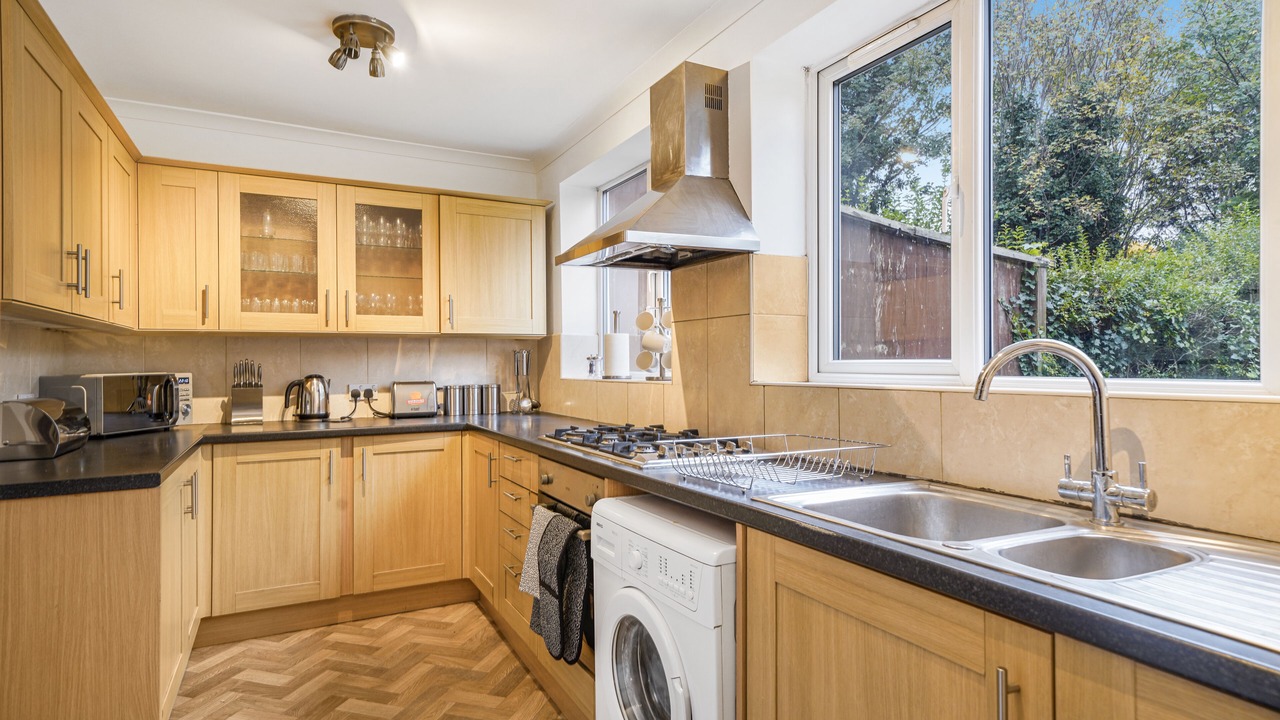 Photo of Kitchen in College Park and Old Oak