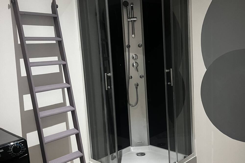 Photo of Bathroom in Saint-Beron