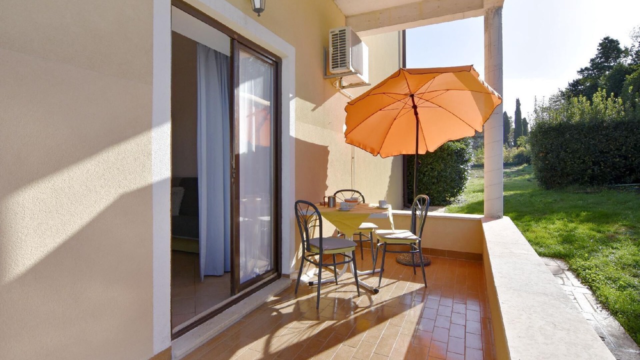 Photo of Outdoor in Basanija