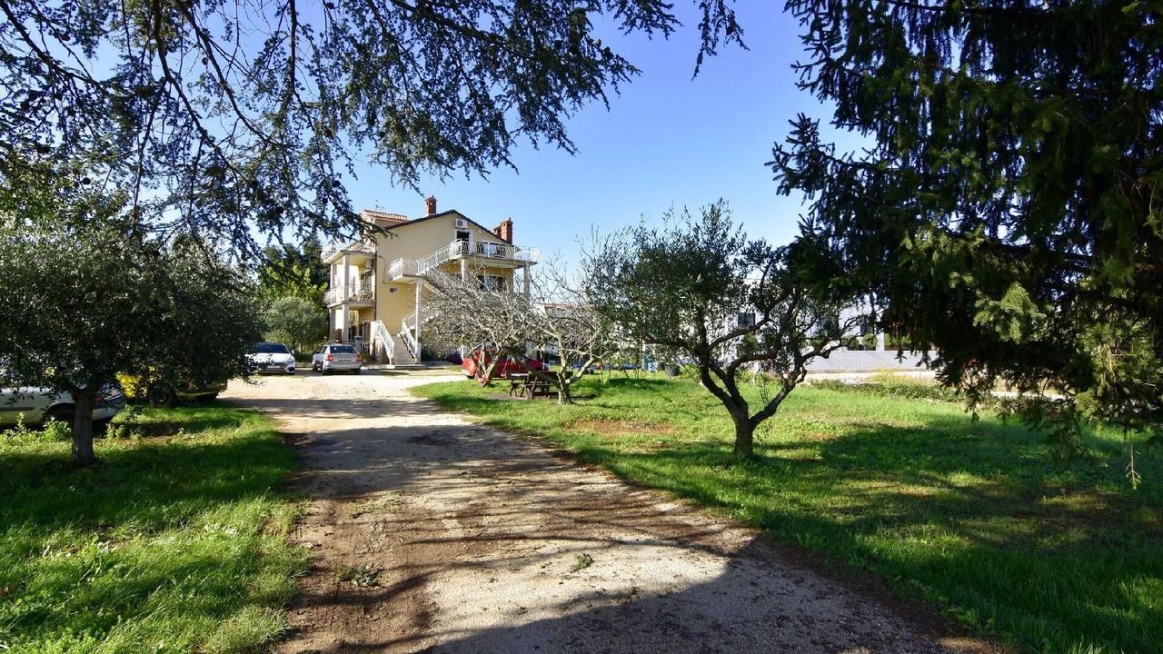 Photo of Outdoor in Basanija