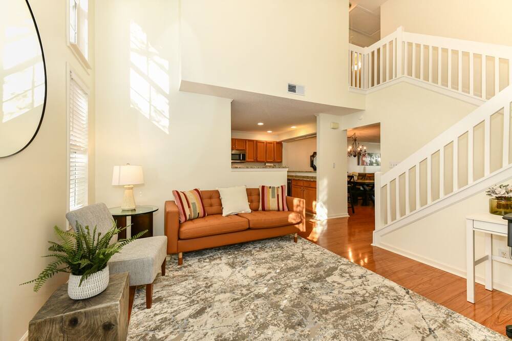 Photo of Livingroom in Greensboro