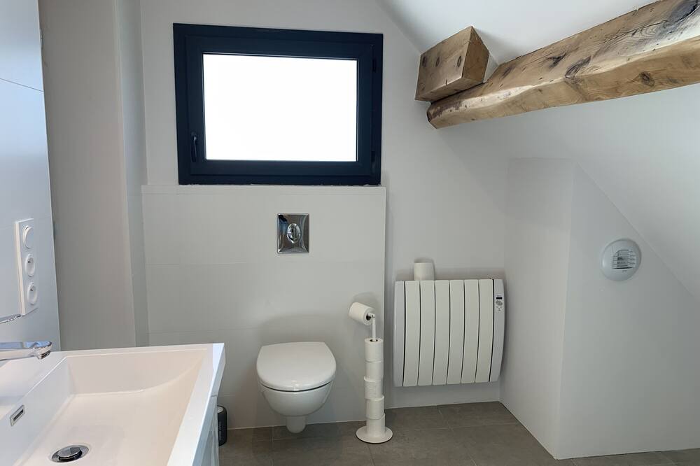 Photo of Bathroom in Enveitg