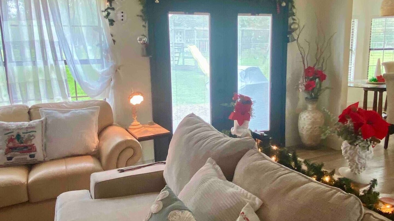 Photo of Livingroom in Cedar Creek