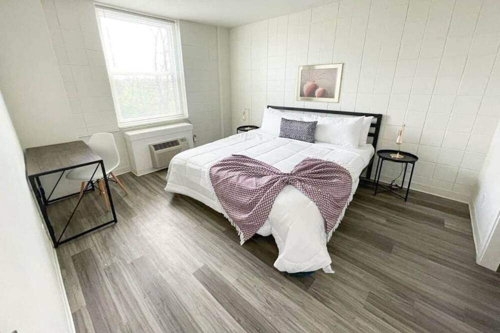 Photo of Bedroom in Walnut Hills