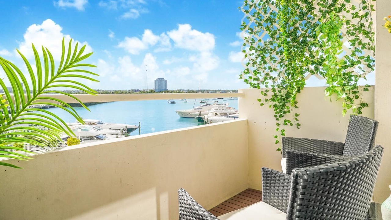 Photo of Outdoor in North Bay Village