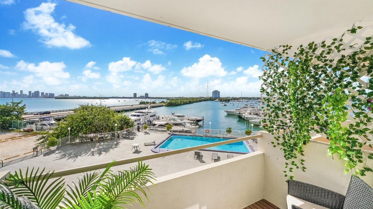 Photo of Outdoor in North Bay Village