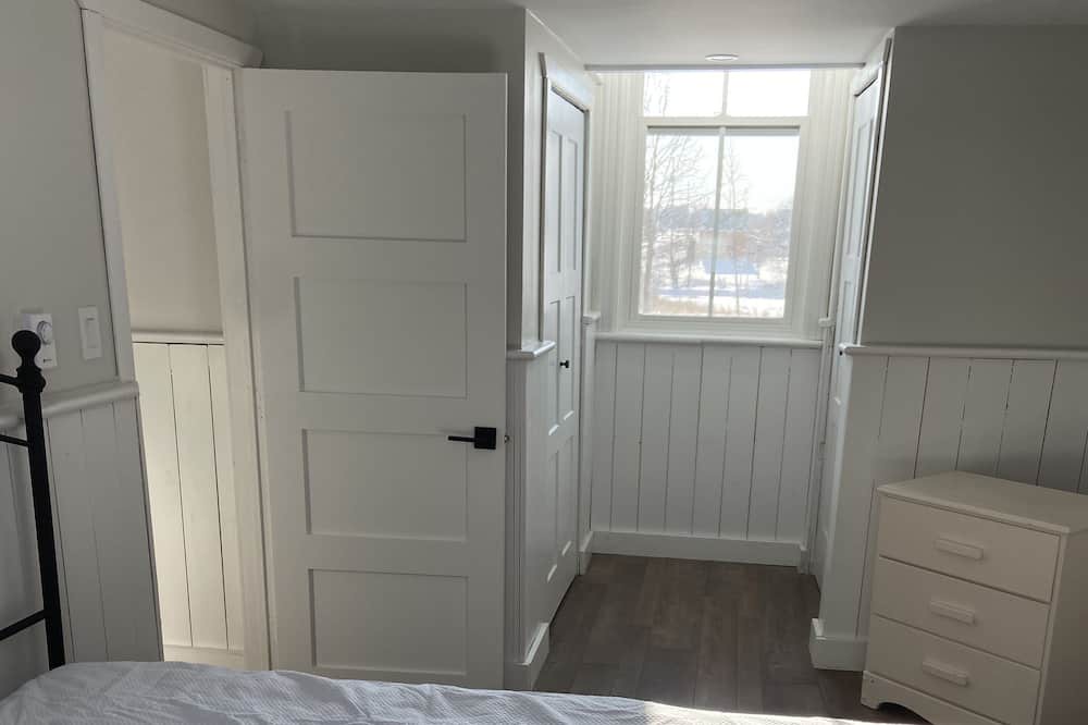 Photo of Bedroom in Laurentian Valley