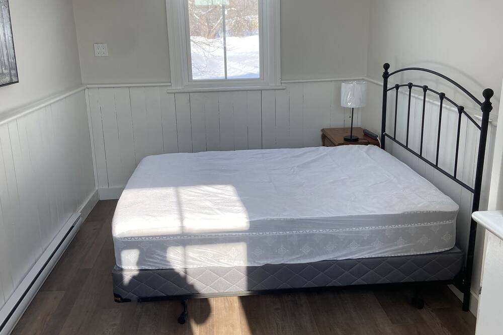 Photo of Bedroom in Laurentian Valley