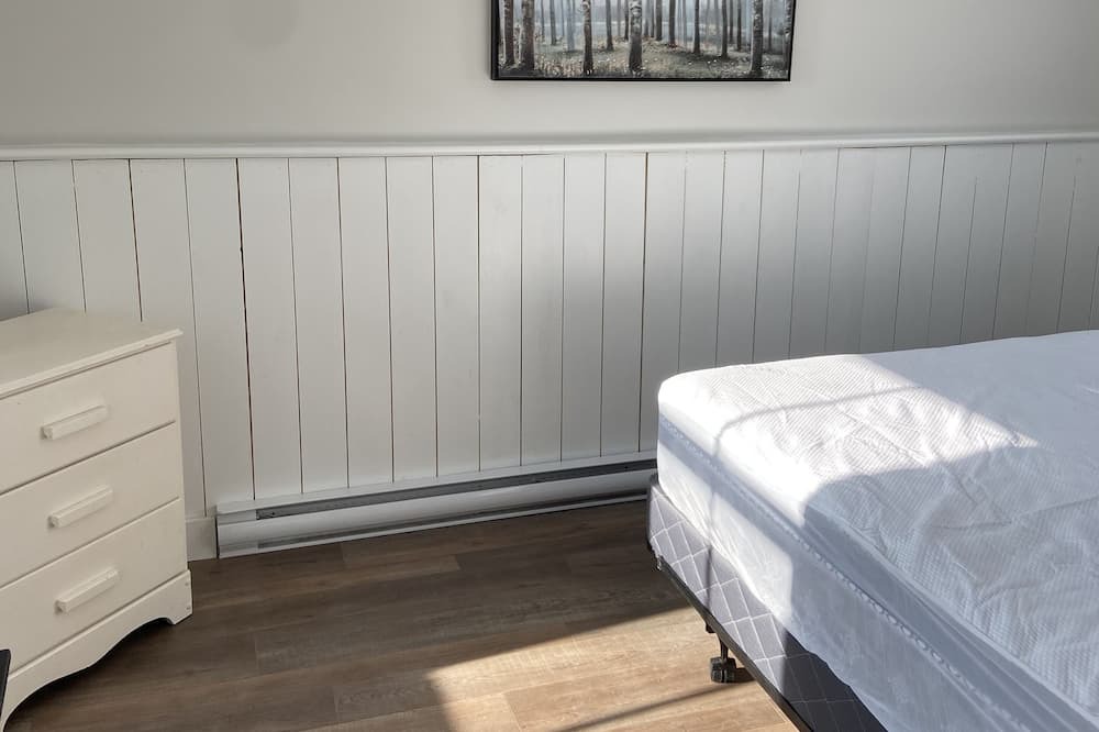 Photo of Bedroom in Laurentian Valley