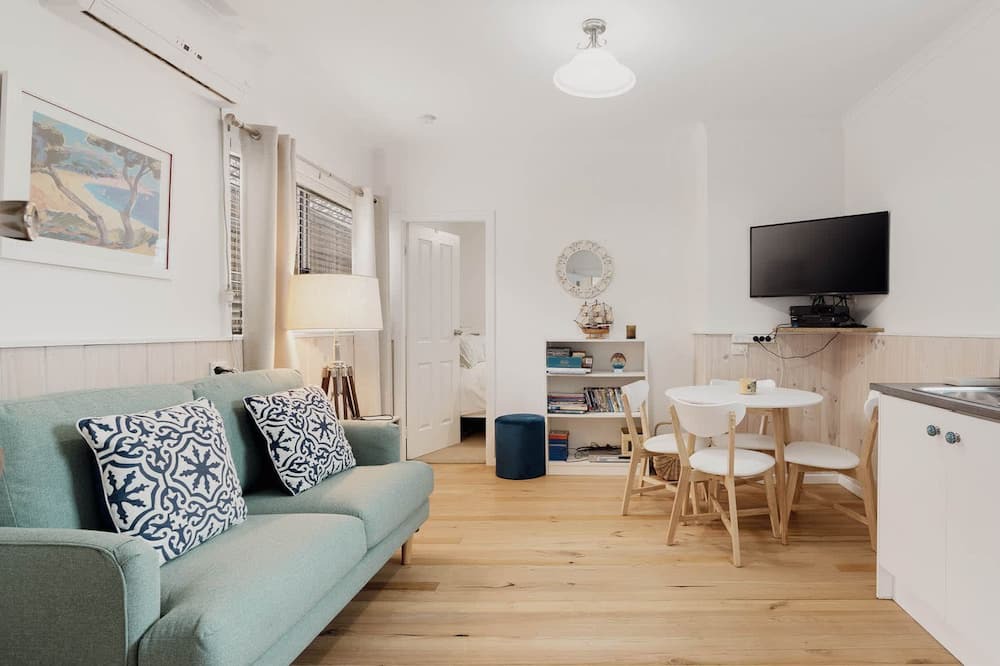 Photo of Livingroom in Patonga