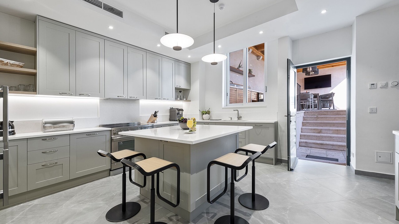 Photo of Kitchen in Pile