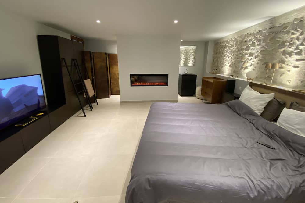 Photo of Bedroom in La Brillanne