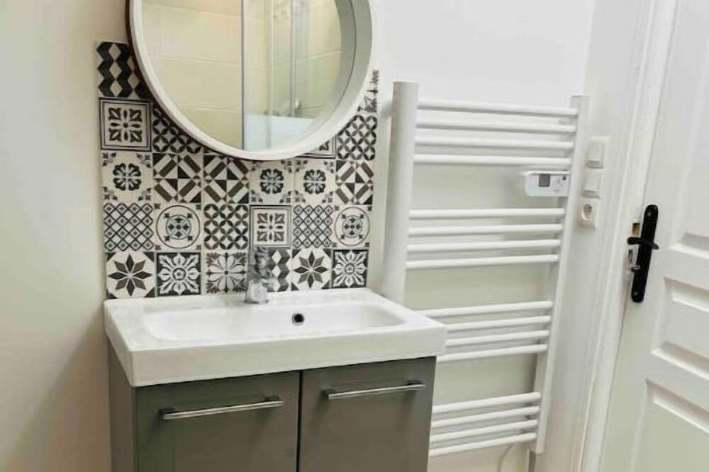 Photo of Bathroom in Bouafle