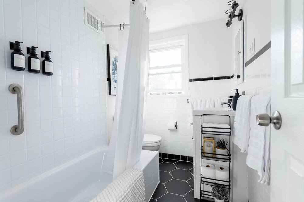 Photo of Bathroom in Hackensack