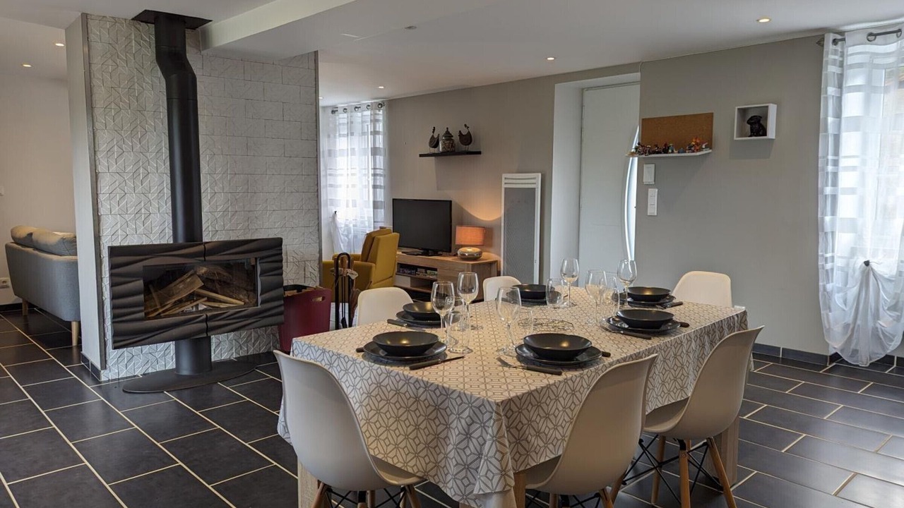 Photo of Others in Esse