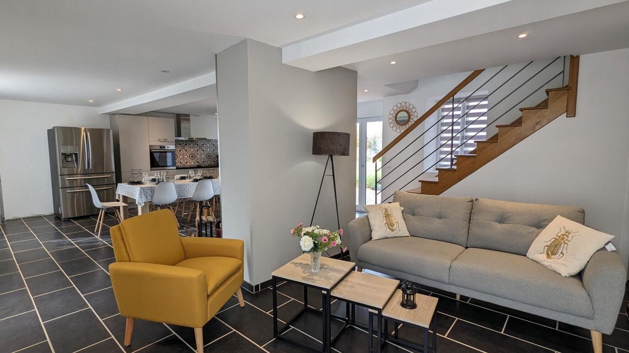 Photo of Others in Esse