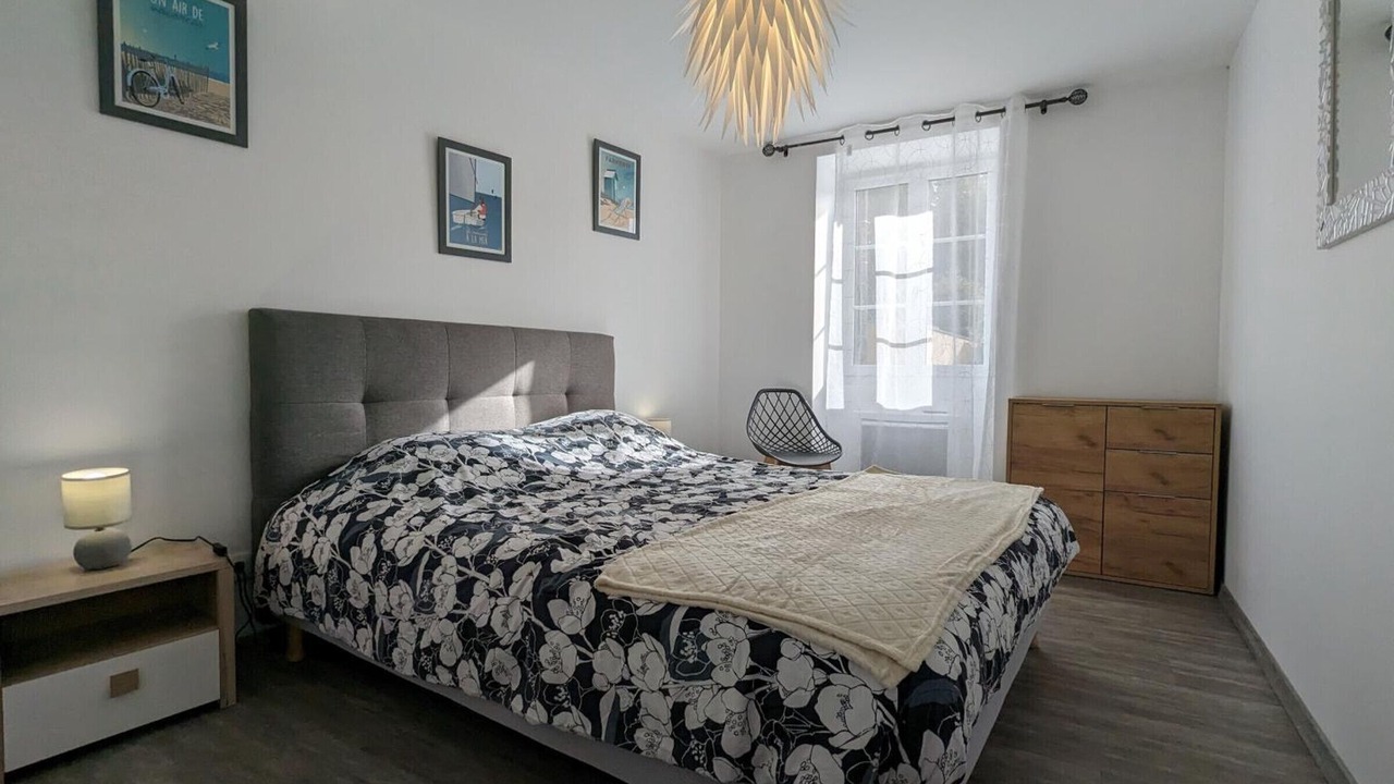 Photo of Others in Esse