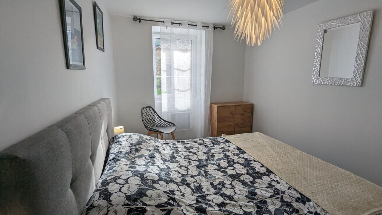 Photo of Others in Esse