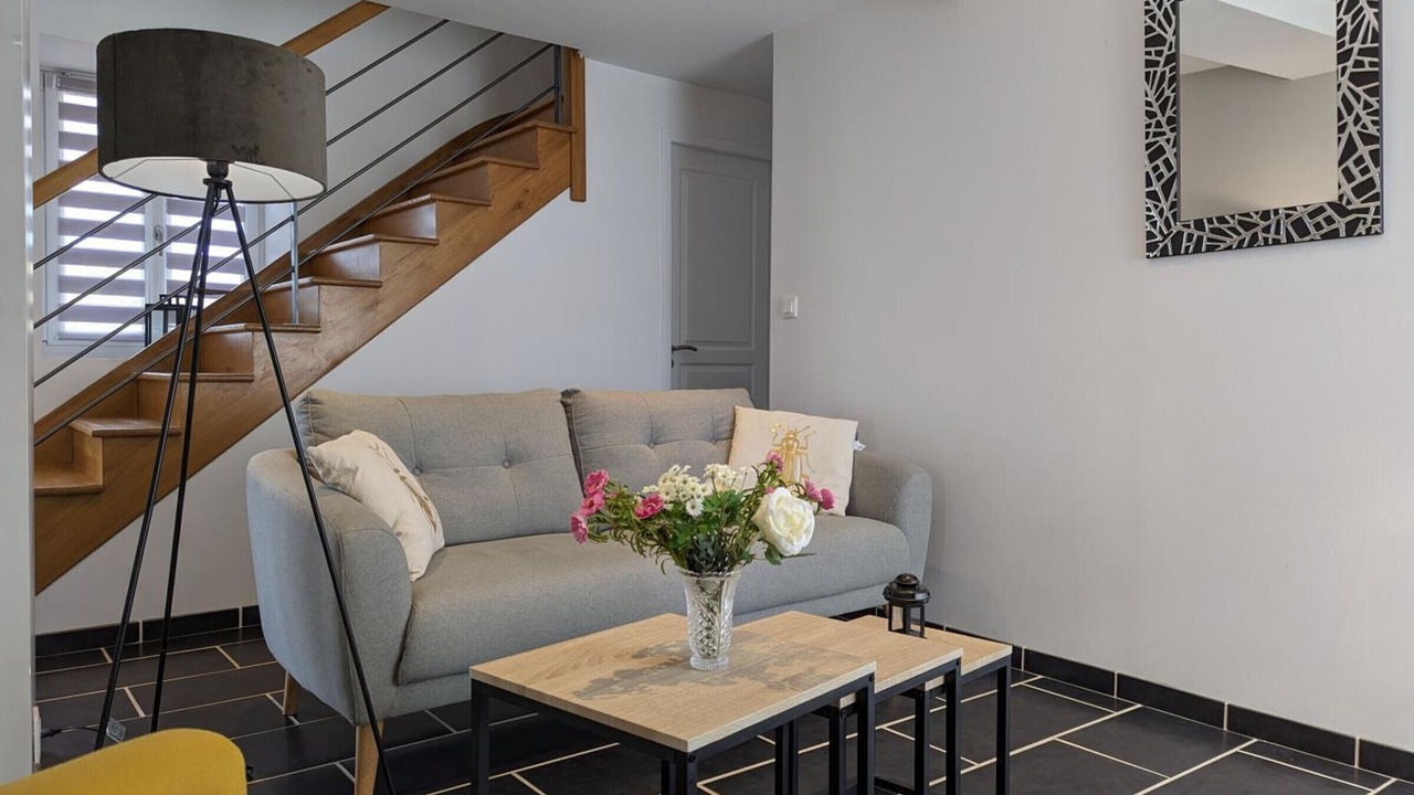 Photo of Others in Esse