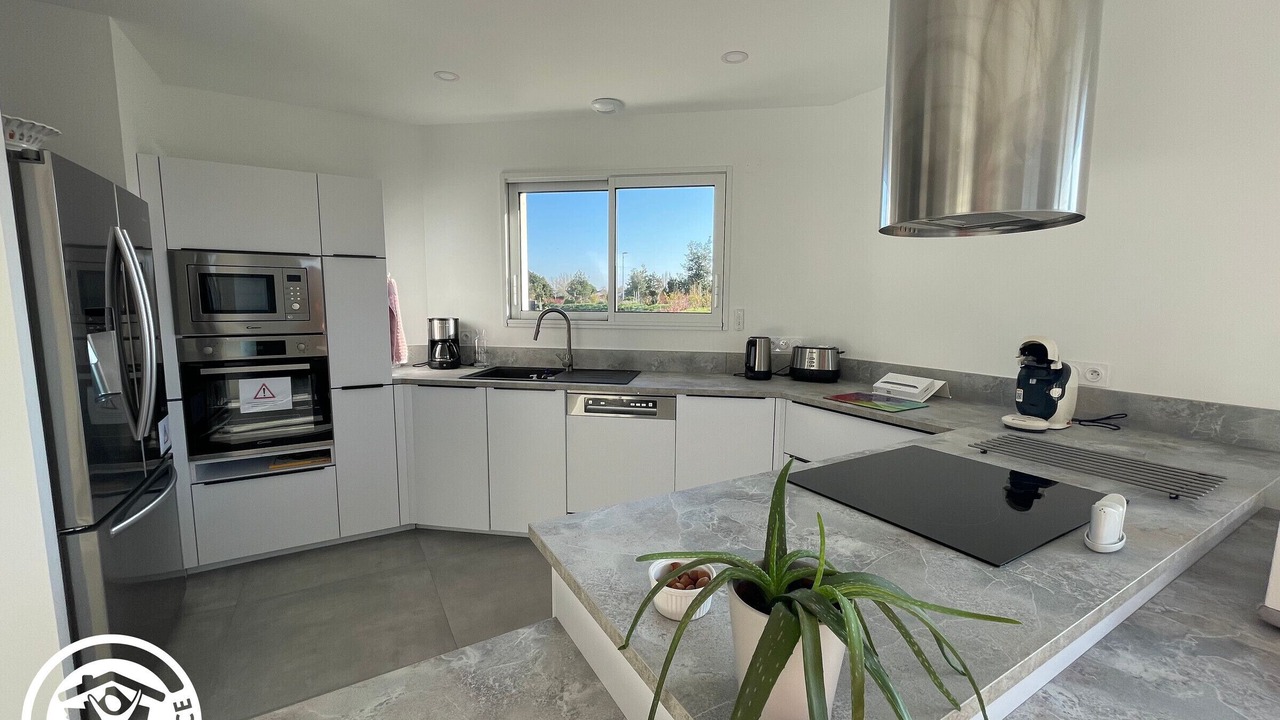 Photo of Kitchen in Saint-Vincent-sur-Jard