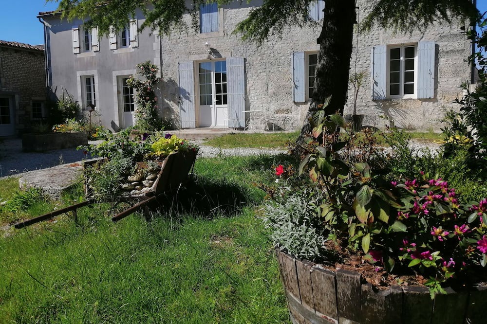 Photo of Outdoor in Montils