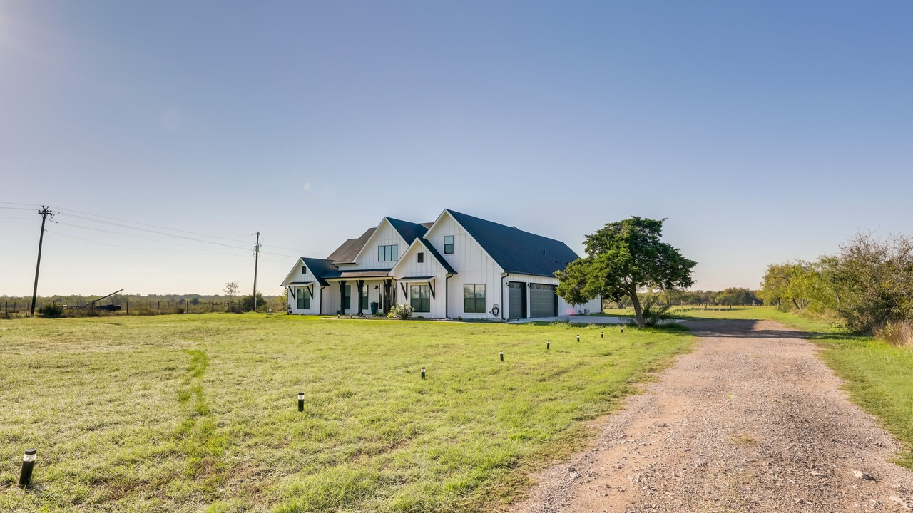 Photo of Outdoor in Manor