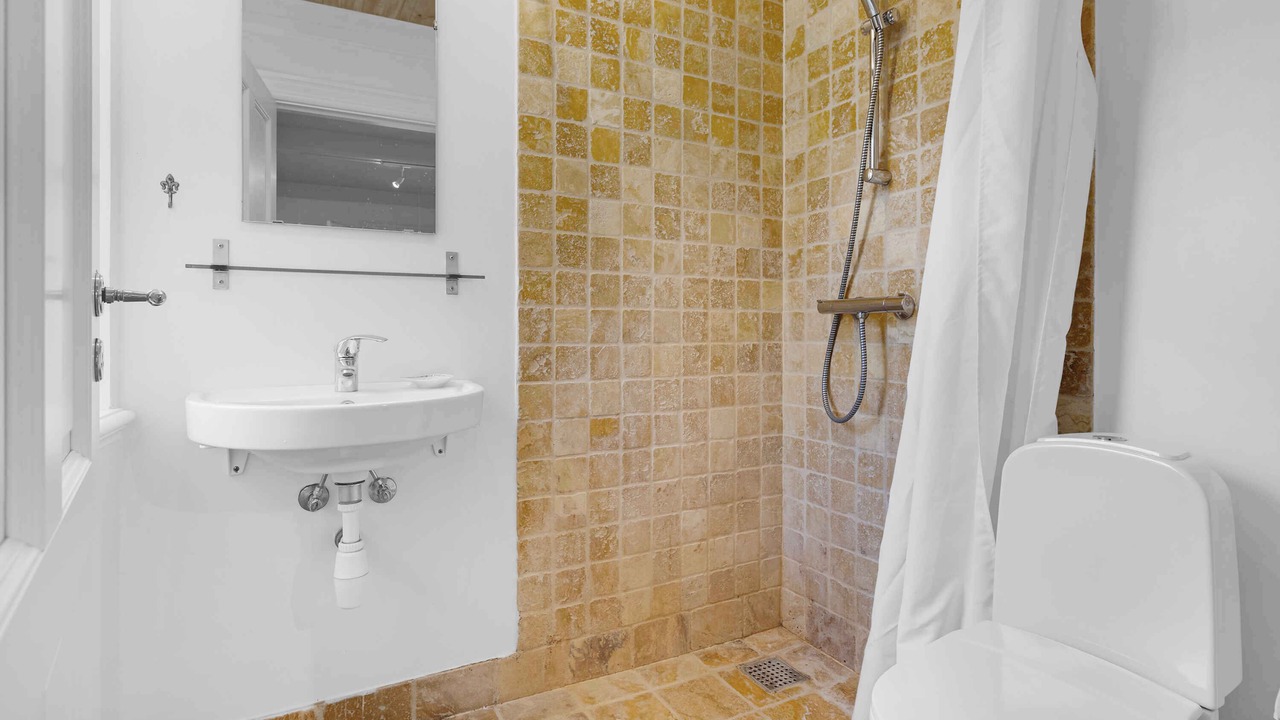 Photo of Bathroom in Aeroskobing