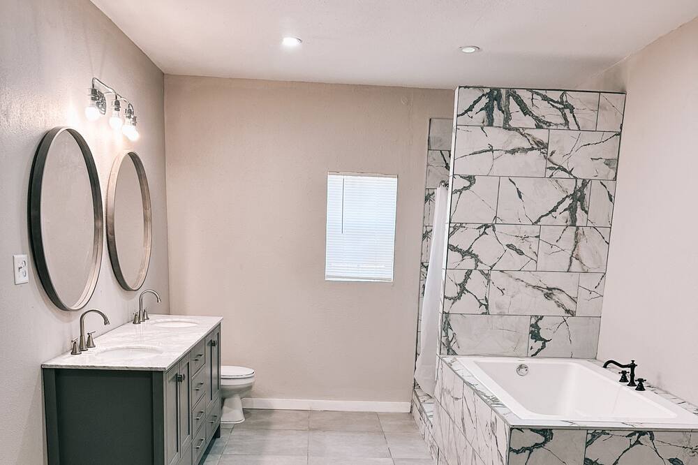 Photo of Bathroom in Plainview
