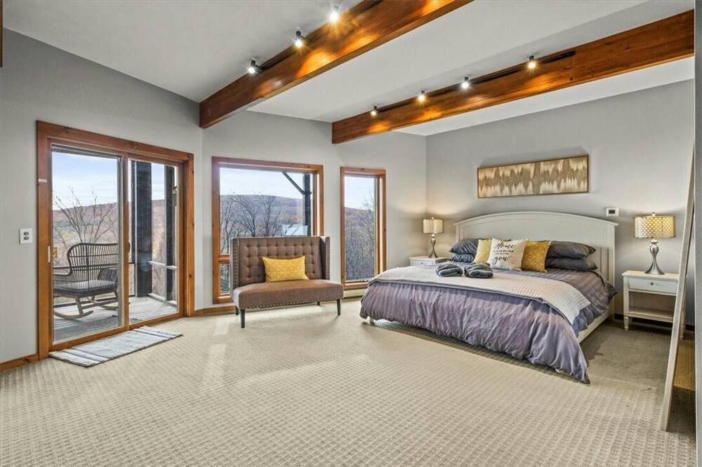 Photo of Bedroom in Bristol Hills