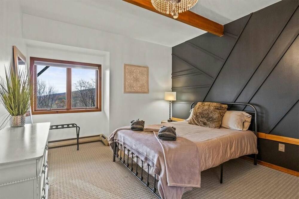 Photo of Bedroom in Bristol Hills