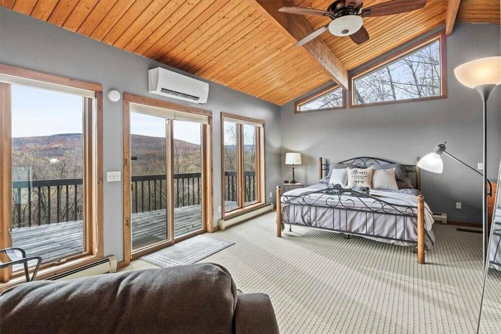 Photo of Bedroom in Bristol Hills