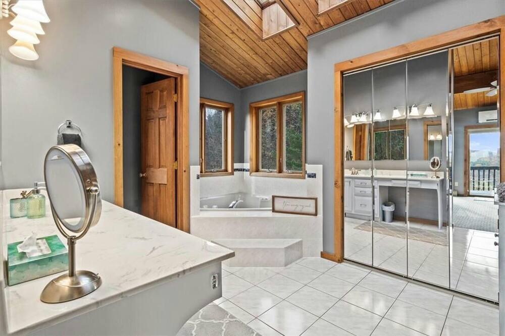 Photo of Bathroom in Bristol Hills