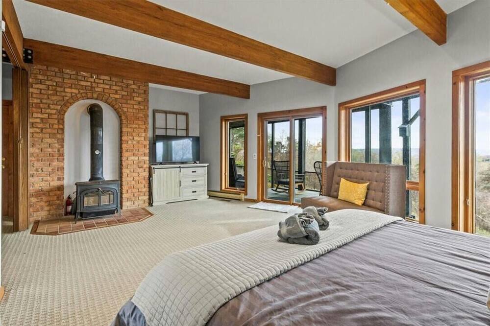 Photo of Bedroom in Bristol Hills