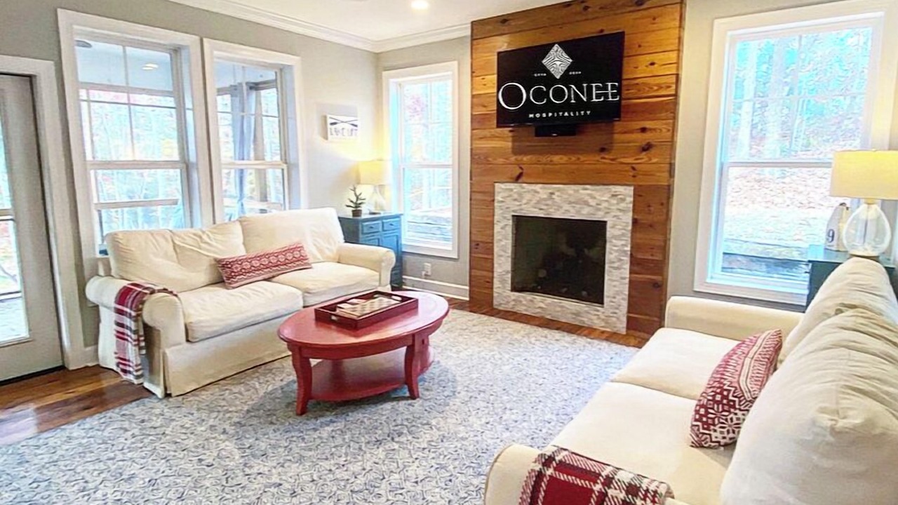 Photo of Livingroom in Six Mile